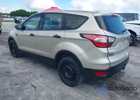 2018 Ford Escape S z USA, uszkodzony, nr VIN 1FMCU0F74JUB36773